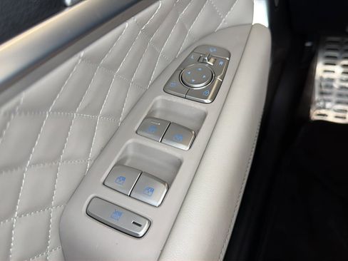 Used 2022 Genesis G70 3.3T RWD image 18