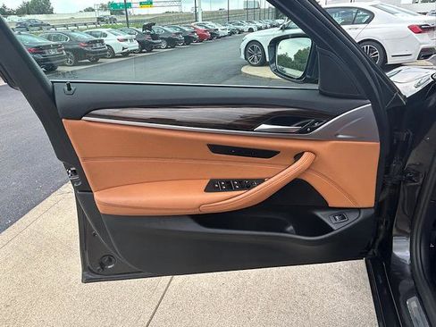 Certified 2022 BMW 530i xDrive 530i xDrive Sedan w/ Convenience Package image 16