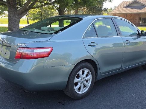 Used 2008 Toyota Camry LE FWD image 3