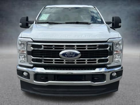 Used 2025 Ford F250 XLT AWD/4WD image 2