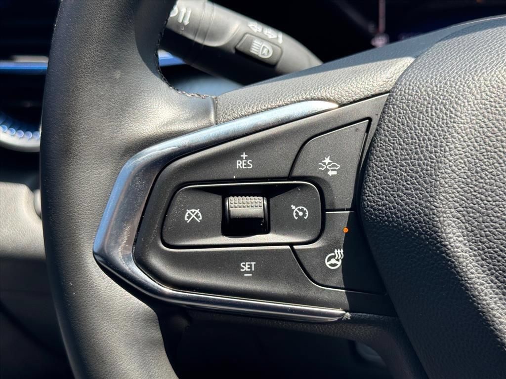 Used 2025 Chevrolet Trax LT w/ Driver Confidence Package FWD image 16