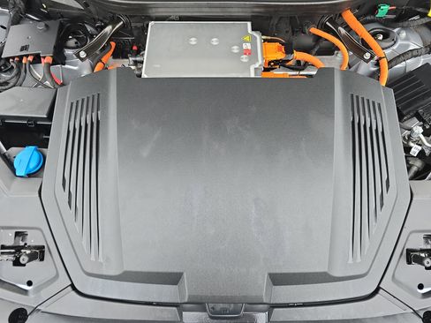 Used 2023 Audi e-tron Premium Plus w/ Premium Plus Package image 31