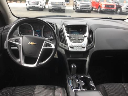 Used 2017 Chevrolet Equinox LT w/ Convenience Package image 10