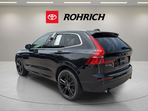 Used 2021 Volvo XC60 T6 Momentum w/ Premium Package AWD/4WD image 8