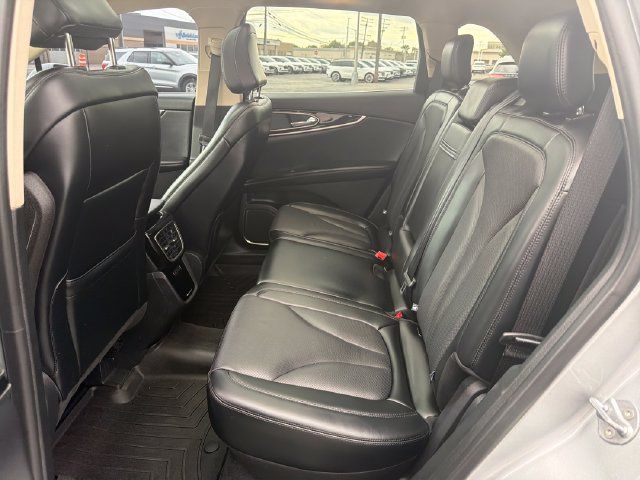Used 2023 Lincoln Nautilus Reserve AWD/4WD image 28
