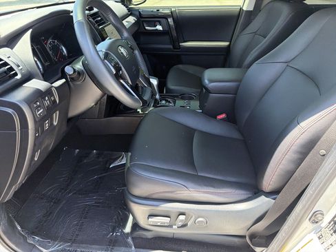 Used 2021 Toyota 4Runner TRD Off-Road Premium w/ Moonroof Package AWD/4WD image 10