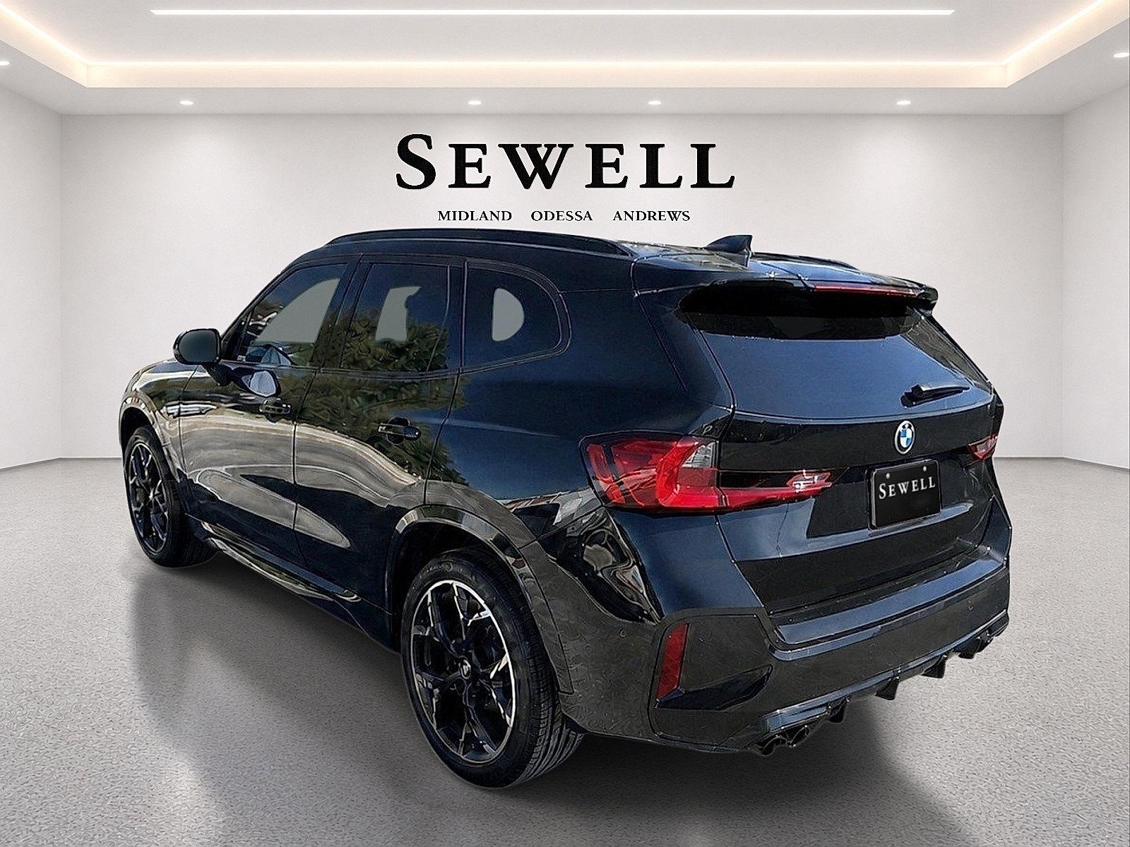 Used 2026 BMW X1 M35i w/ Technology Package AWD/4WD image 3