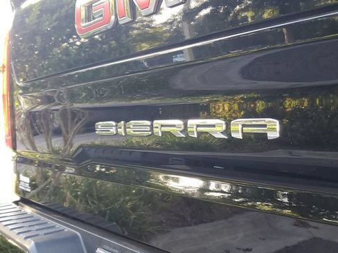 Used 2024 GMC Sierra 1500 AT4 w/ Technology Package AWD/4WD image 7