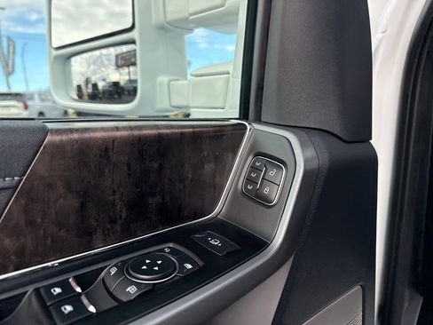 Used 2026 Ford F450 Lariat w/ FX4 Off-Road Package image 16