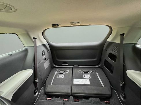 Used 2022 Kia Carnival SX Prestige FWD image 29