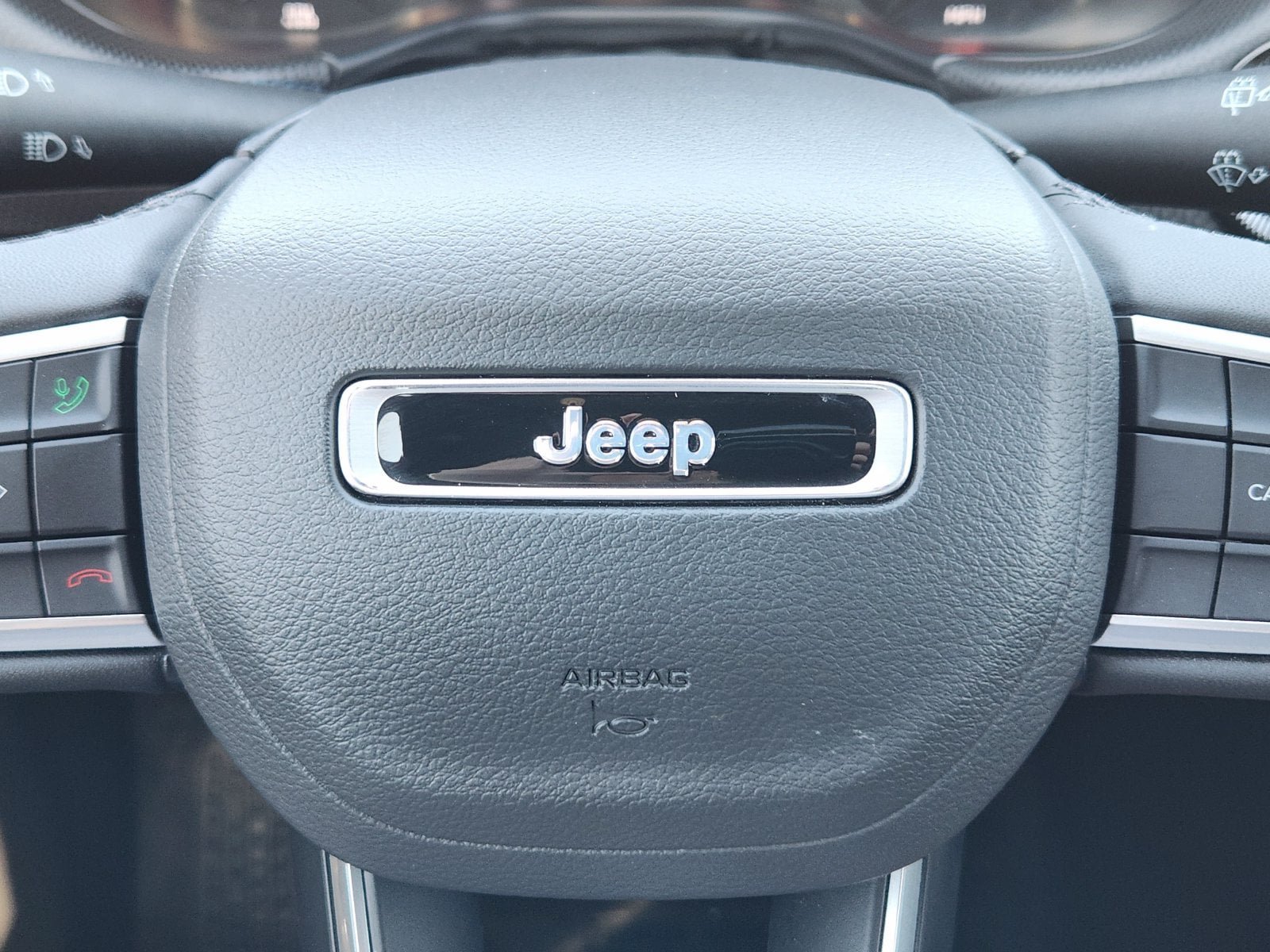 Used 2025 Jeep Compass Latitude w/ Altitude Special Edition AWD/4WD image 38