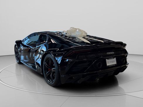Used 2021 Lamborghini Huracan EVO image 7