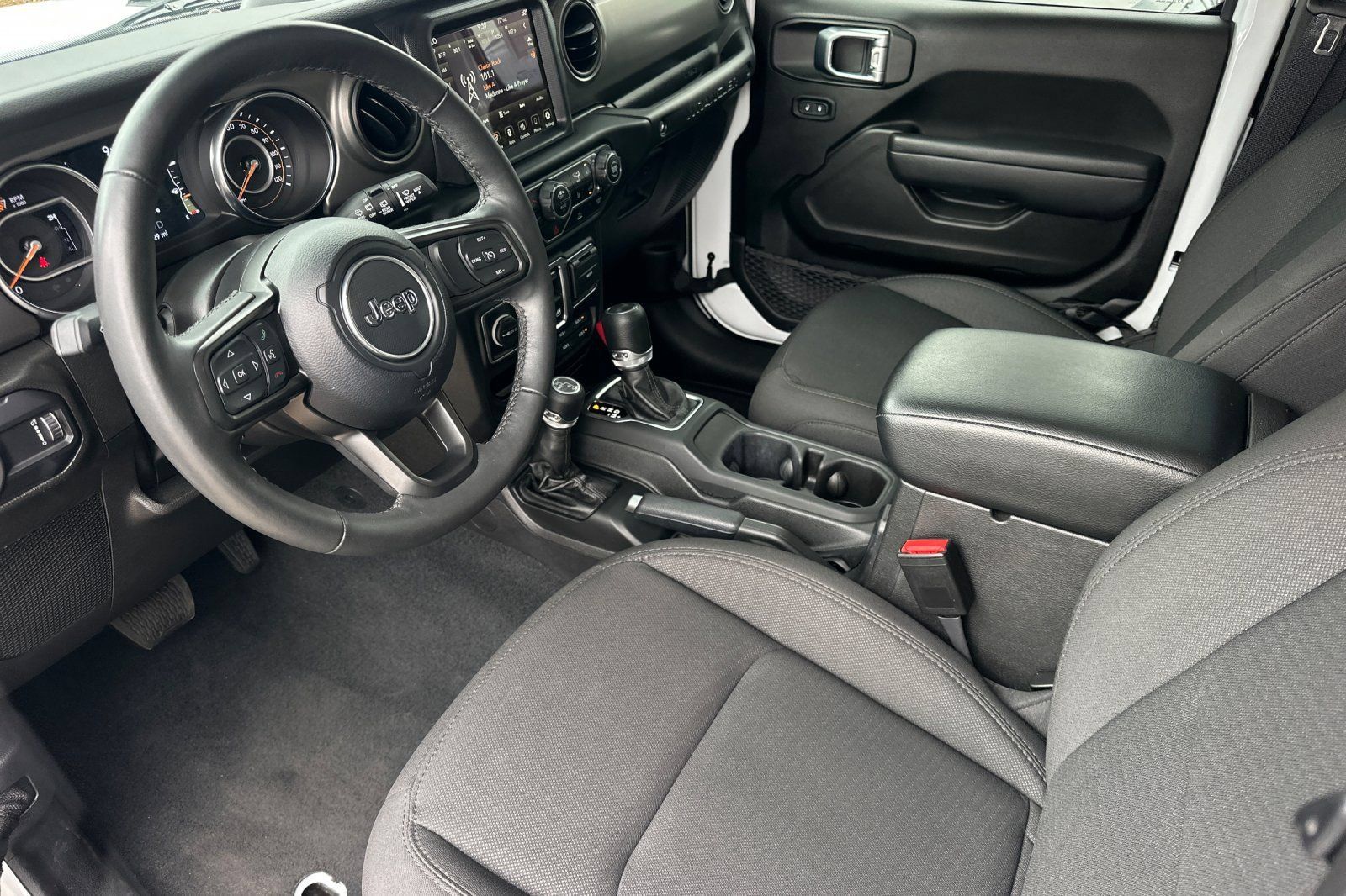 Used 2023 Jeep Wrangler Sport AWD/4WD image 10