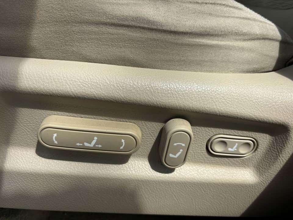 Used 2007 Hyundai Santa Fe SE FWD image 12