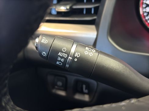 Used 2020 GMC Acadia Denali w/ Trailering Package AWD/4WD image 26