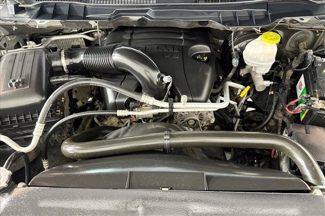 Used 2019 RAM 1500 Classic SLT AWD/4WD image 26