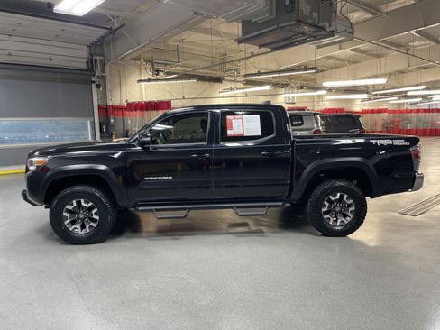 Used 2020 Toyota Tacoma TRD Off-Road image 7