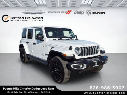 Certified 2025 Jeep Wrangler Unlimited Sahara AWD/4WD image 1