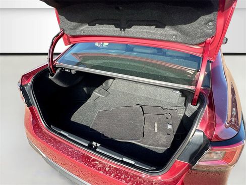 Used 2023 Subaru Legacy Limited image 27