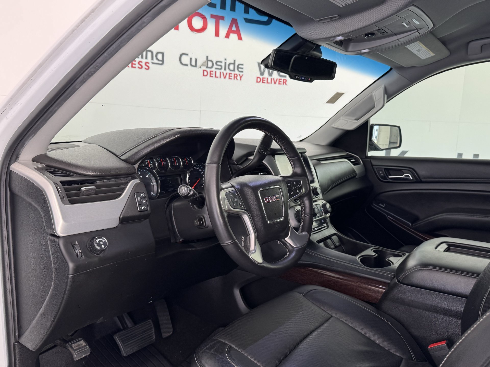Used 2018 GMC Yukon XL SLT w/ Premium Edition RWD image 13