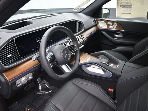 New 2026 Mercedes-Benz GLS 580 4MATIC image 16