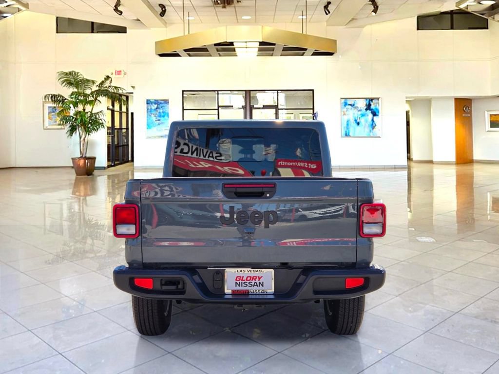 Used 2025 Jeep Gladiator Sport AWD/4WD image 6