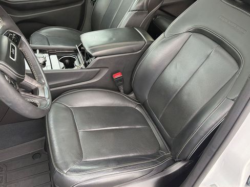 Used 2023 Jeep Grand Cherokee L Overland w/ Rear Seat Video Group I AWD/4WD image 33