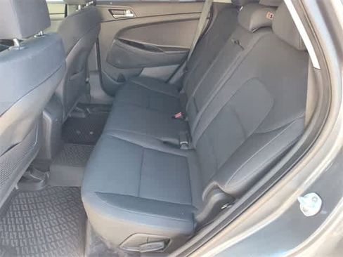 Used 2019 Hyundai Tucson SE image 16