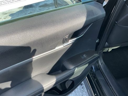 Used 2022 Toyota Camry XSE image 21