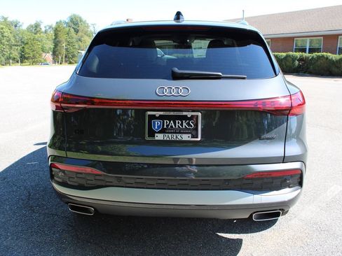 Used 2025 Audi Q5 Premium Plus w/ Premium Plus AWD/4WD image 8