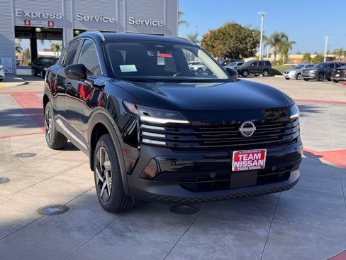 New 2026 Nissan Kicks SV FWD image 2