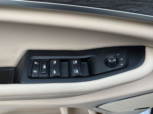 Used 2024 Jeep Grand Cherokee Limited w/ Luxury Tech Group II image 15