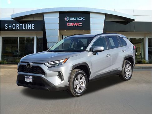 Used 2025 Toyota RAV4 XLE w/ Convenience Package AWD/4WD image 7