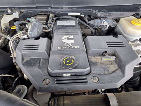 Used 2019 RAM 2500 Laramie w/ Black Appearance Package AWD/4WD image 30