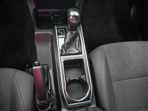 Used 2018 Toyota Tacoma TRD Off-Road image 17