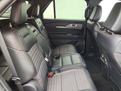 Used 2025 Ford Explorer ST-Line w/ ST-Line Street Pack AWD/4WD image 23