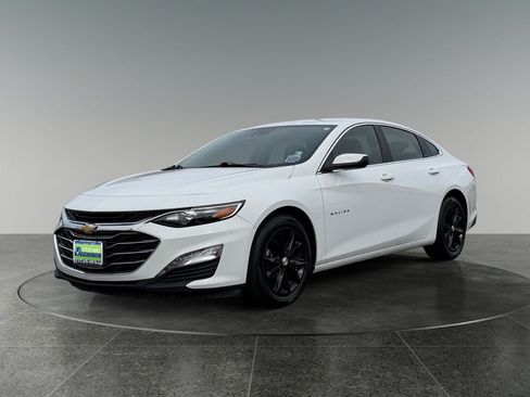 Used 2024 Chevrolet Malibu LT FWD image 3
