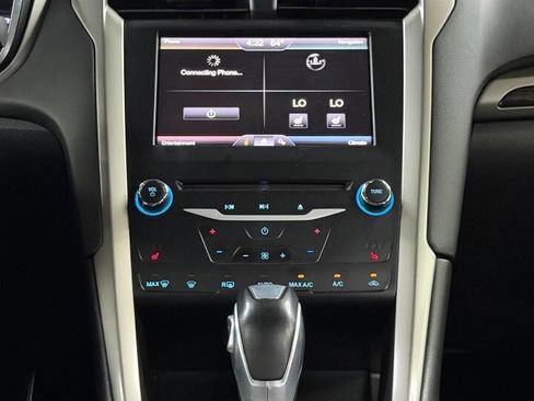 Used 2013 Ford Fusion SE FWD image 11