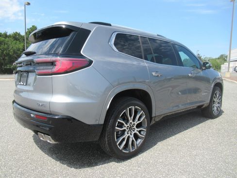Used 2026 GMC Acadia Denali Ultimate AWD/4WD image 7