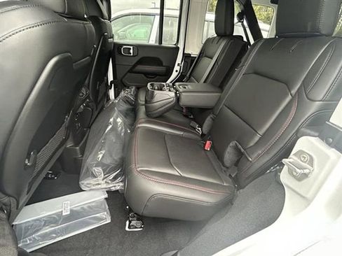 New 2026 Jeep Wrangler Unlimited Rubicon w/ Xtreme 35 Tire Package image 26