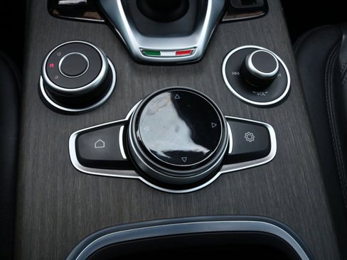 Used 2020 Alfa Romeo Stelvio Ti w/ Active Blind Spot Package image 33