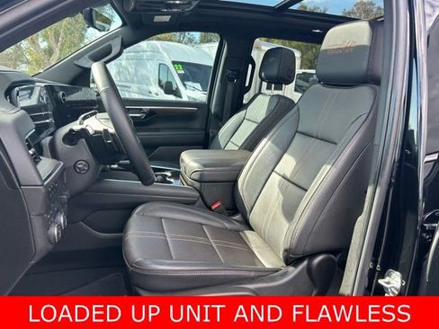 Used 2025 Chevrolet Tahoe High Country image 14