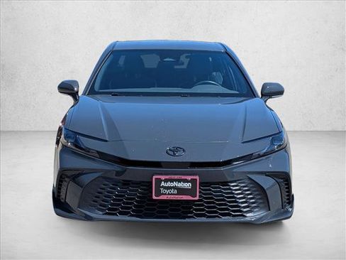 Used 2025 Toyota Camry SE FWD image 2