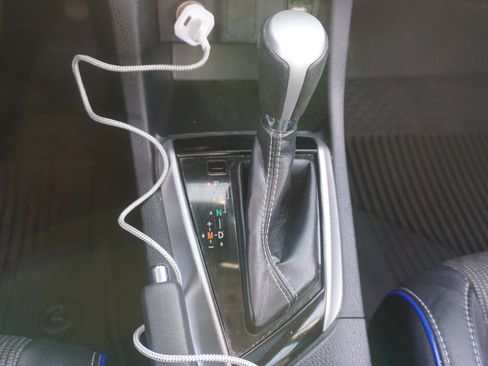 Used 2018 Toyota Corolla SE w/ SE Premium Package image 11