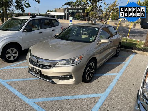 Used 2017 Honda Accord EX-L image 2