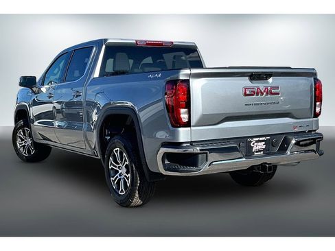 New 2026 GMC Sierra 1500 SLE image 3