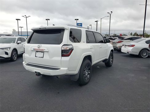 Used 2018 Toyota 4Runner SR5 image 3