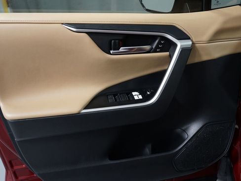 Used 2024 Toyota RAV4 Limited image 31