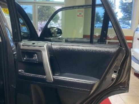 Used 2019 Toyota 4Runner SR5 AWD/4WD image 14