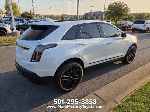 Used 2022 Cadillac XT5 Sportv w/ LPO, ONYX Package AWD/4WD image 4